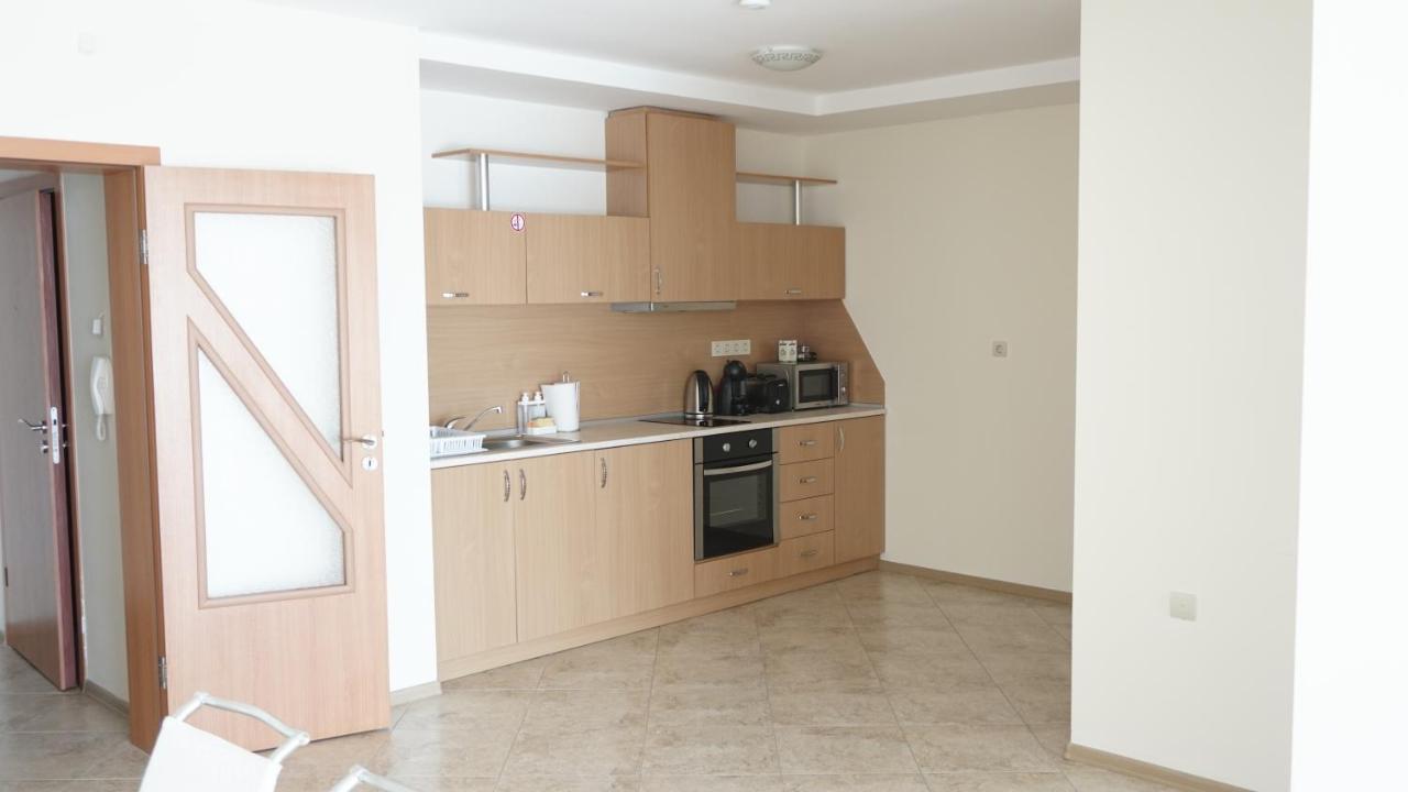 Calithea Complex Aparthotel Kavarna Exteriör bild