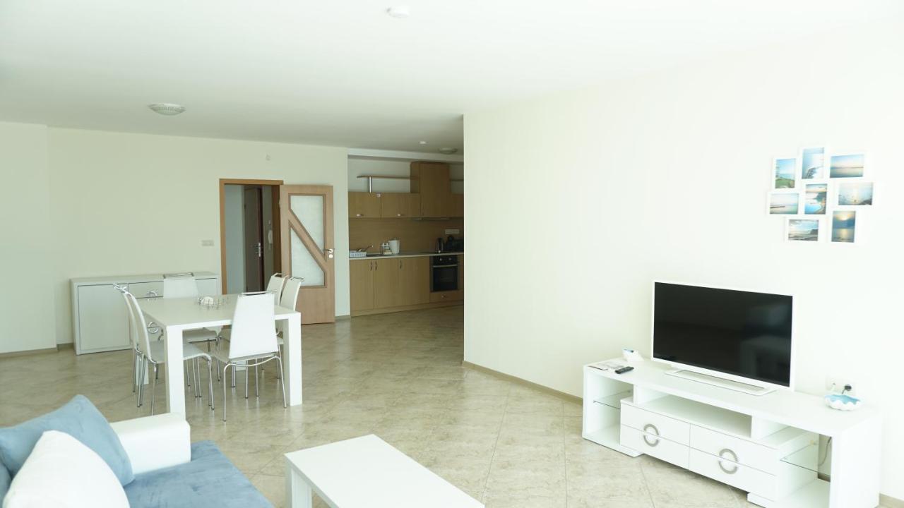 Calithea Complex Aparthotel Kavarna Exteriör bild