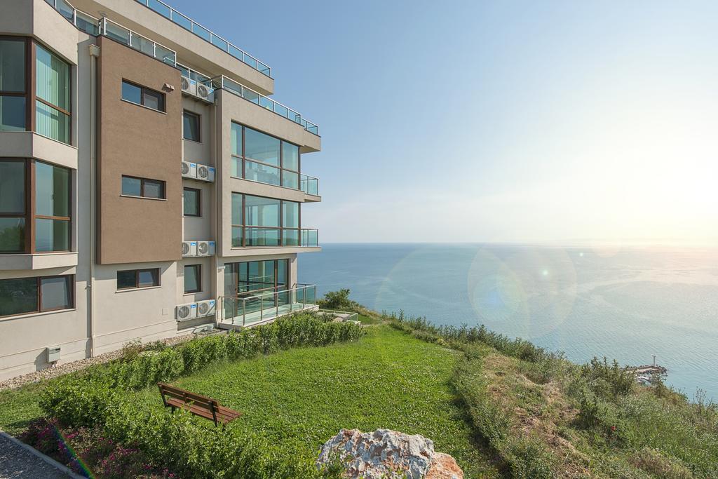 Calithea Complex Aparthotel Kavarna Exteriör bild